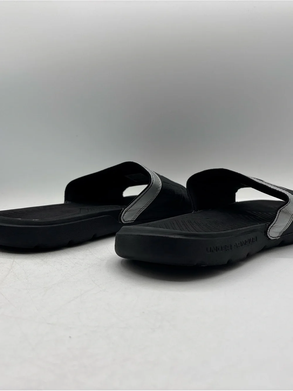 Under Armour UA Playmaker VI Slides Men’s Size 10 Black Silver Athletic Recovery